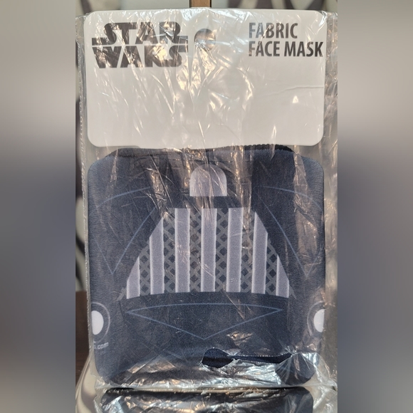 Disney Star Wars Darth Vader Kids Fabric Face Mask Ages 4 & Up NEW! - Picture 3 of 5